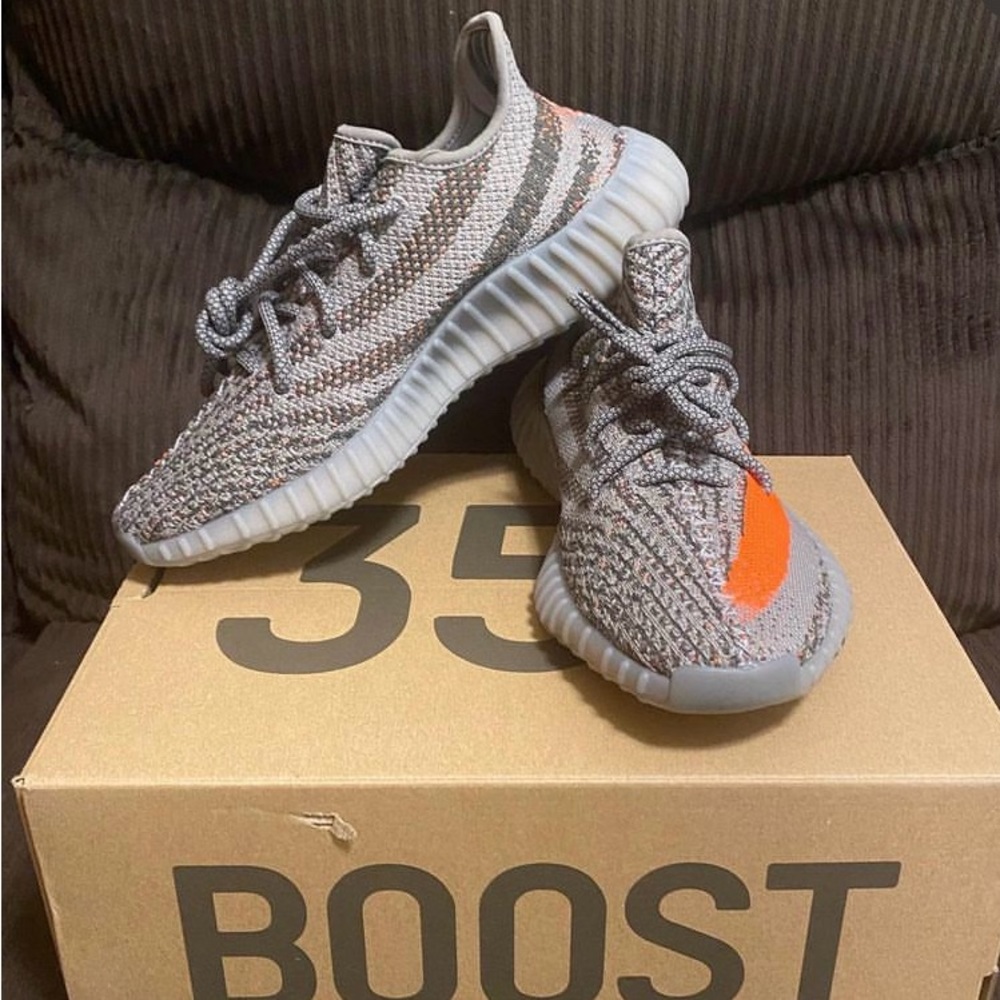 Yeezy beluga size 7 men